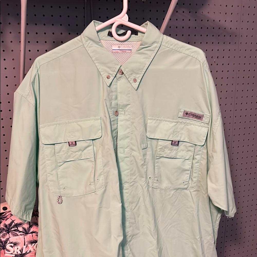 Columbia Light Green Short Sleeve Shirt
